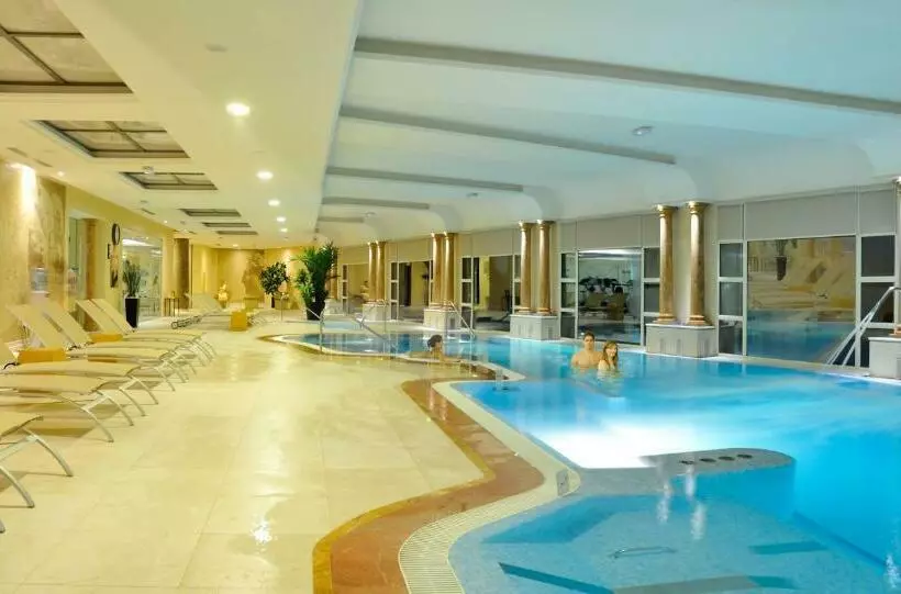 スタンダードルーム, Beatriz Toledo Auditorium & Spa