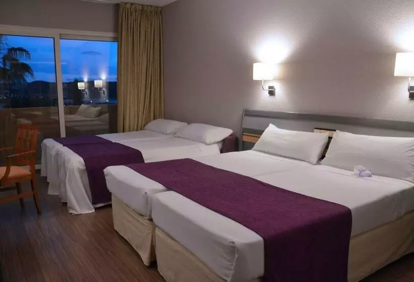 ファミリールーム, Beatriz Toledo Auditorium & Spa
