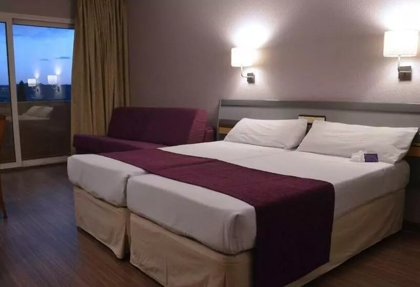 ファミリールーム, Beatriz Toledo Auditorium & Spa