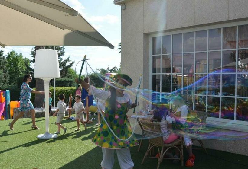 家庭间, Beatriz Toledo Auditorium & Spa