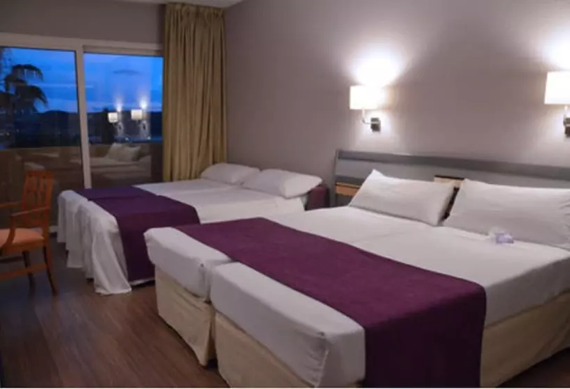 ファミリールーム, Beatriz Toledo Auditorium & Spa