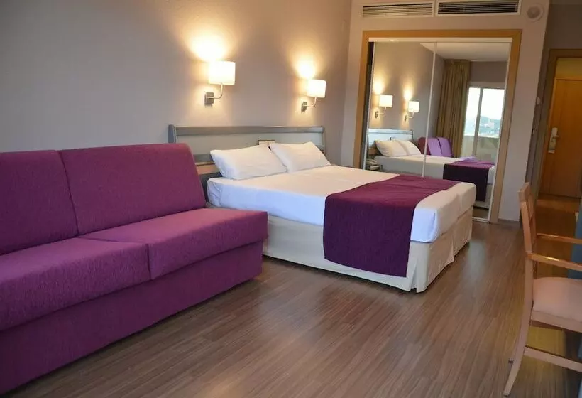 ファミリールーム, Beatriz Toledo Auditorium & Spa