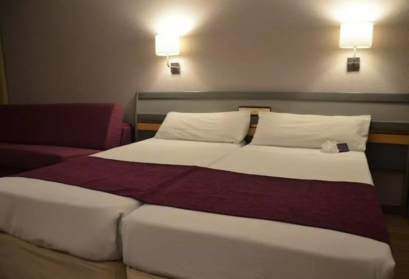 ファミリールーム, Beatriz Toledo Auditorium & Spa