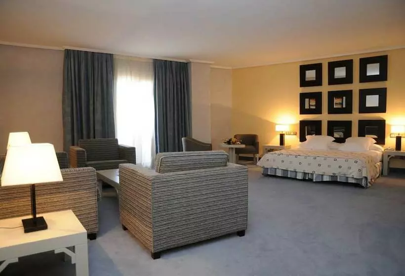 سوییت جونیور, Beatriz Toledo Auditorium & Spa