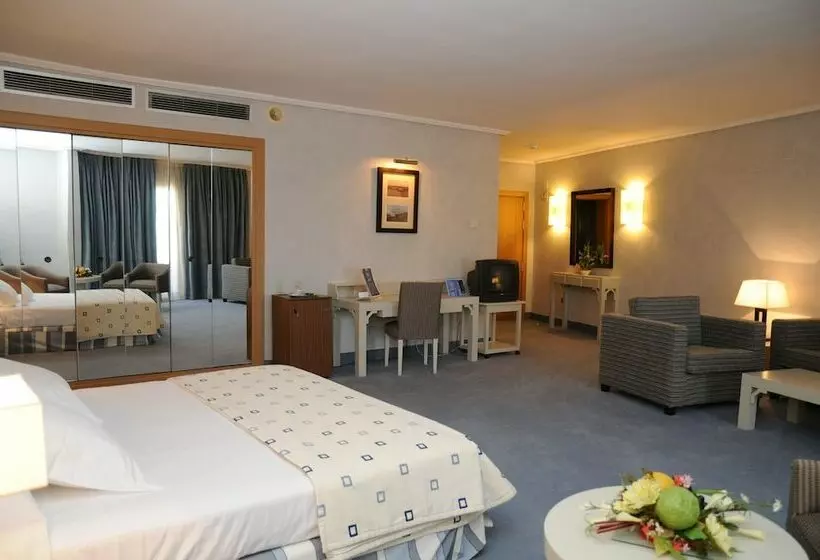 سوییت جونیور, Beatriz Toledo Auditorium & Spa