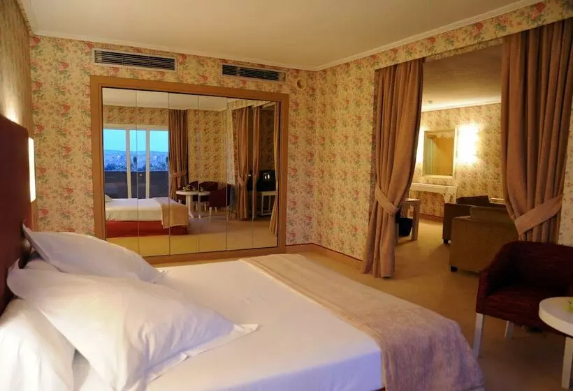 سوییت جونیور, Beatriz Toledo Auditorium & Spa