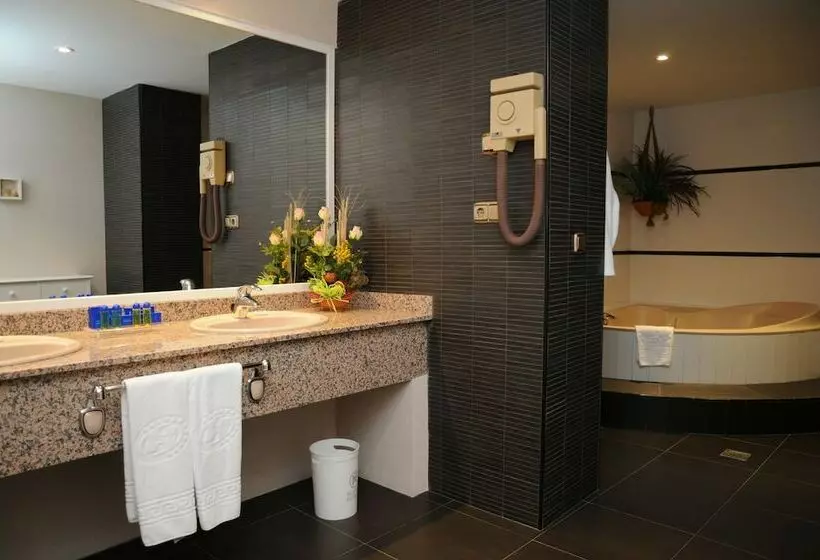 سوییت جونیور, Beatriz Toledo Auditorium & Spa