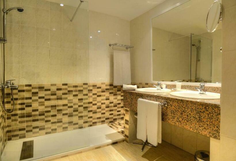 四人豪华间, Beatriz Toledo Auditorium & Spa