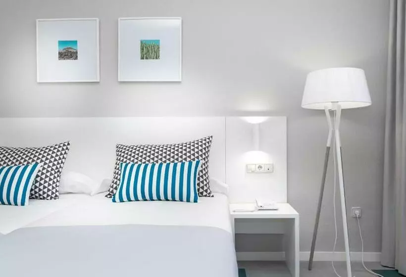 اتاق استاندارد با چشمانداز دریا, Bluesea Interpalace