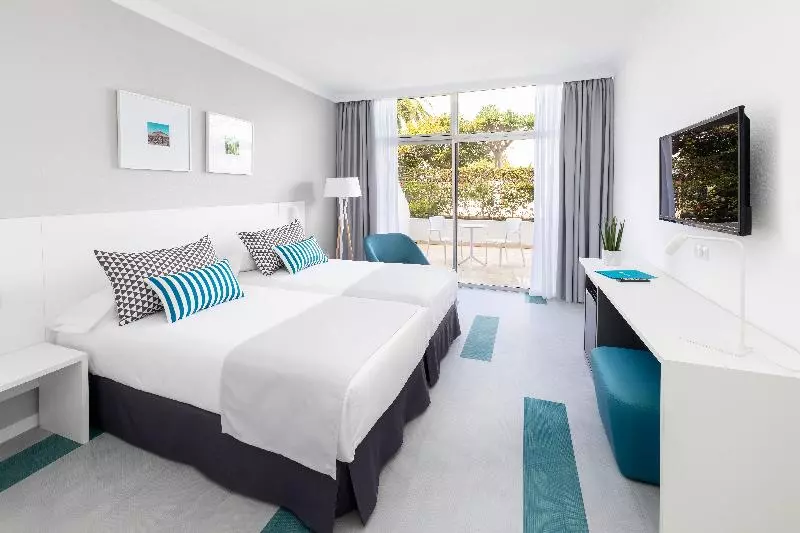 اتاق استاندارد با چشمانداز دریا, Bluesea Interpalace