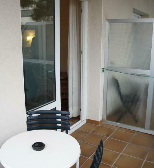 テラス付スタンダードルーム, Canada Palace