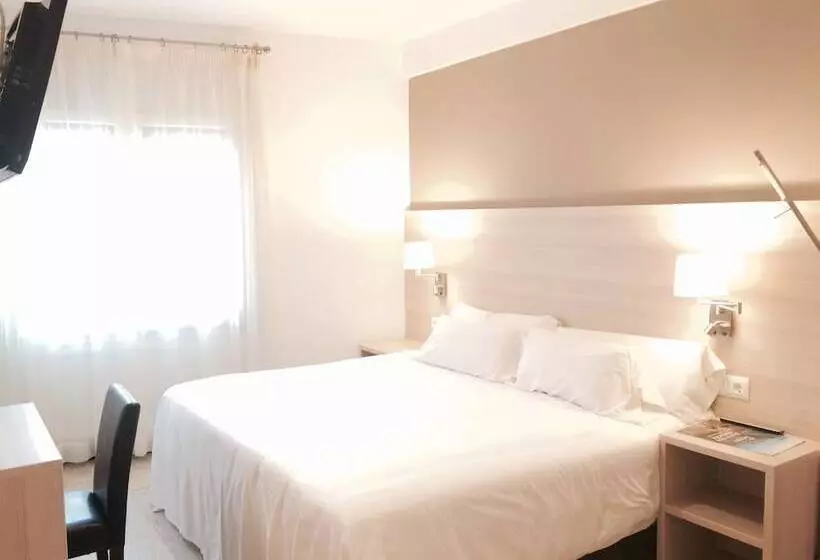 Habitació Estàndard, Carbonell
