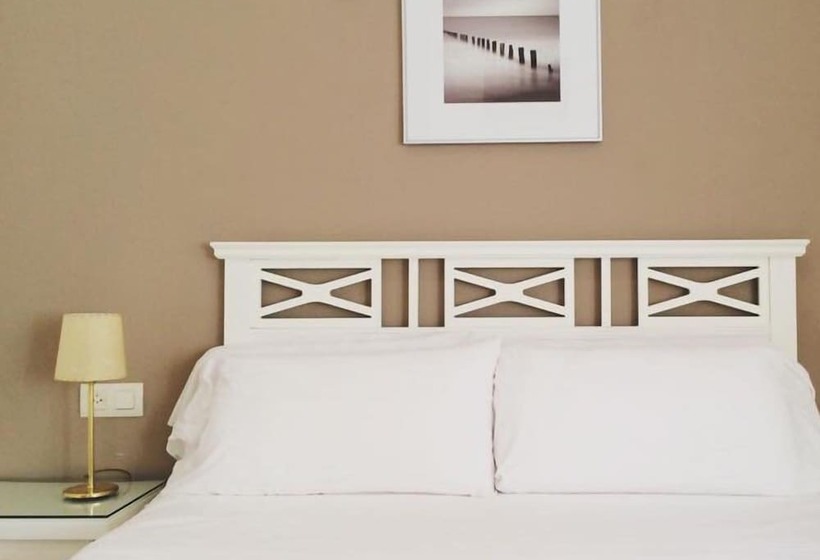 标准间, Carbonell