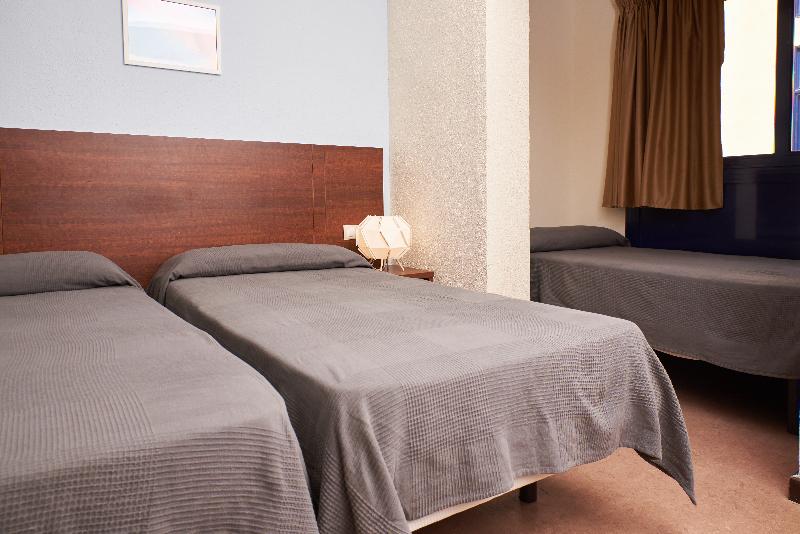 スタンダードトリプルルーム, Caribe Youth