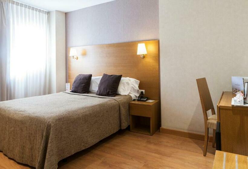 اتاق استاندارد, Don Paco