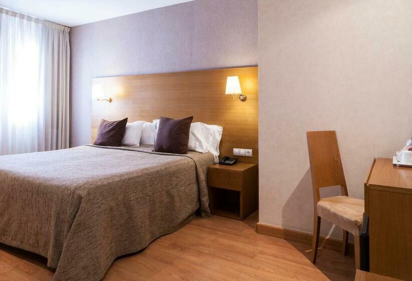 اتاق استاندارد, Don Paco