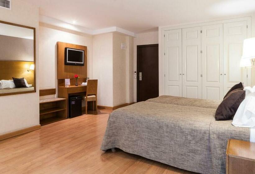 اتاق استاندارد, Don Paco