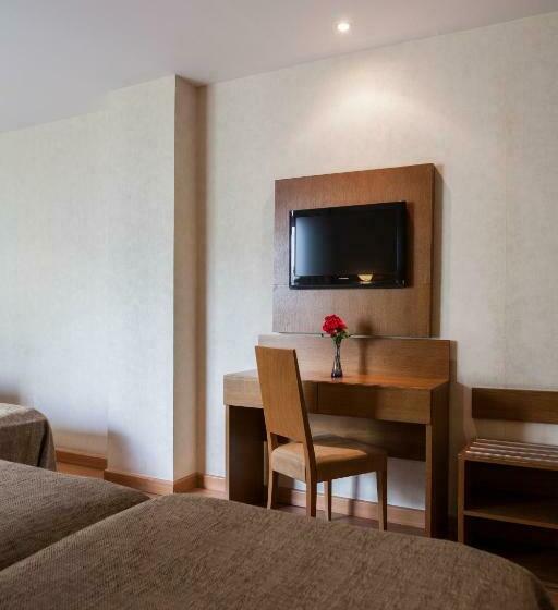 اتاق خانوادگی, Don Paco