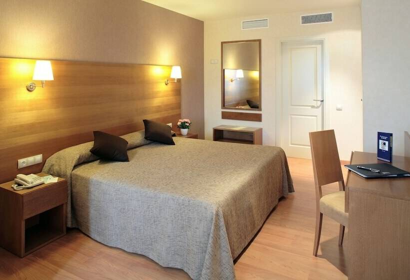 اتاق استاندارد, Don Paco