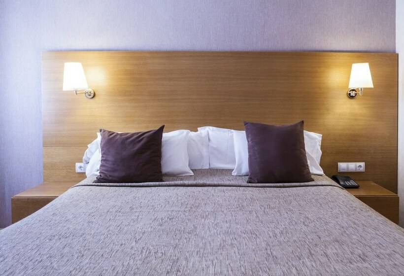 اتاق استاندارد, Don Paco