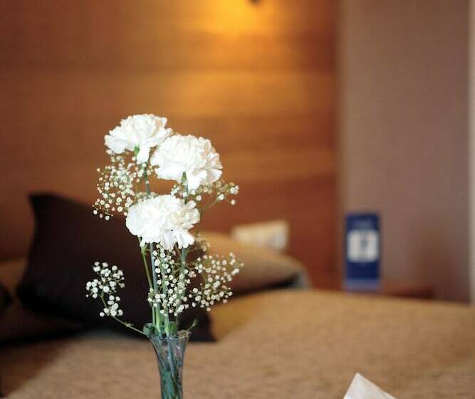 اتاق استاندارد, Don Paco