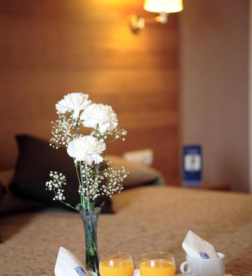 اتاق استاندارد یک نفره, Don Paco