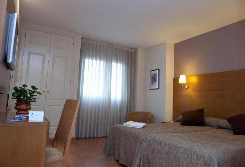 اتاق استاندارد یک نفره, Don Paco