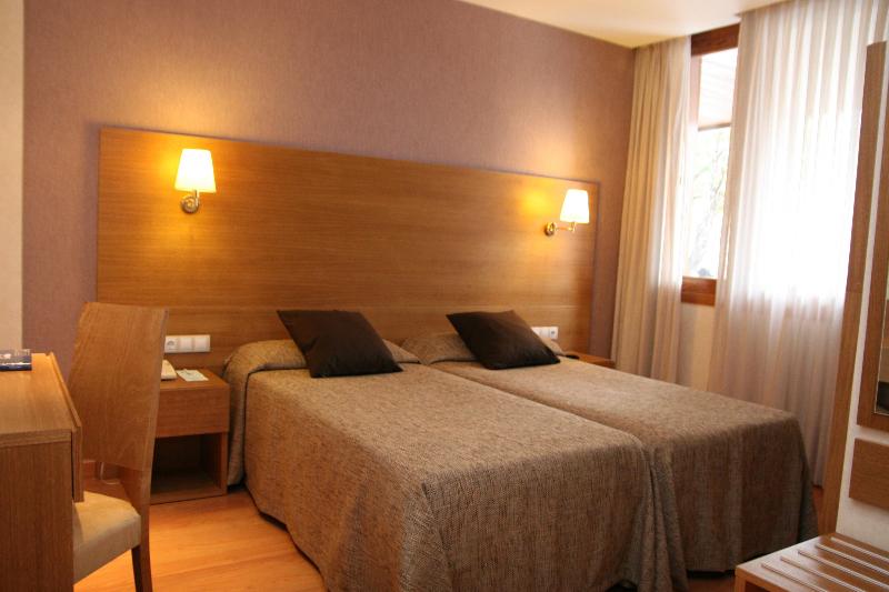 اتاق استاندارد, Don Paco