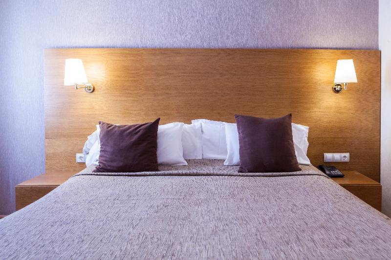 اتاق استاندارد, Don Paco