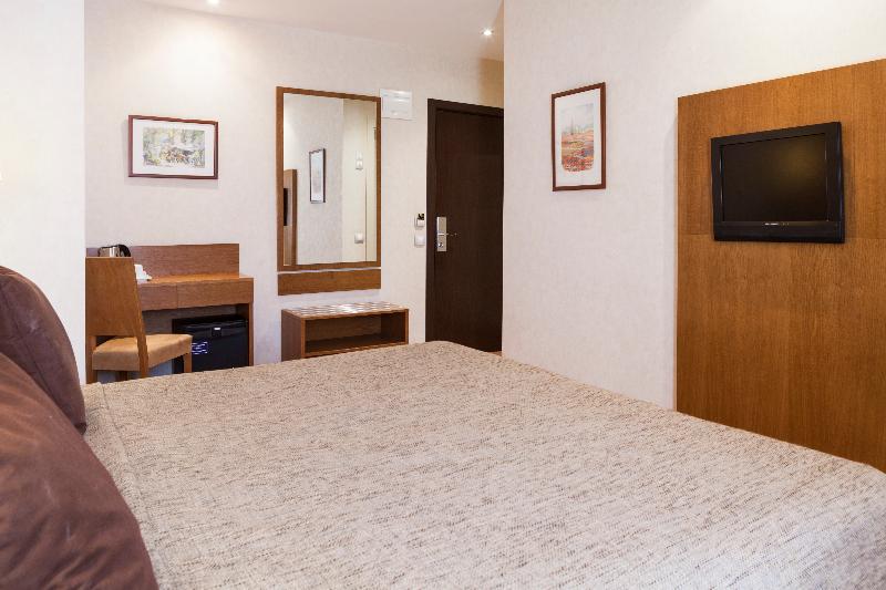 اتاق استاندارد, Don Paco