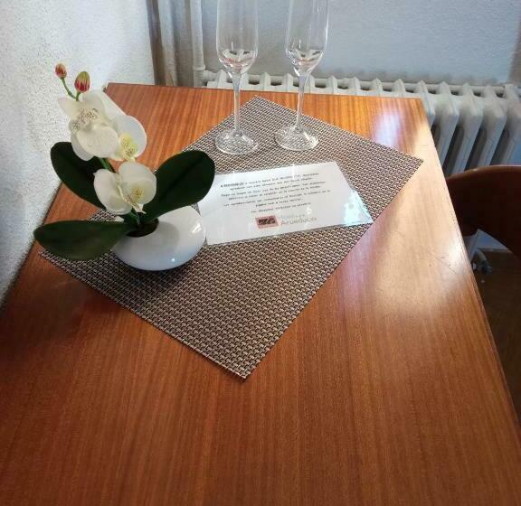 اتاق سوپریور, Ele Acueducto