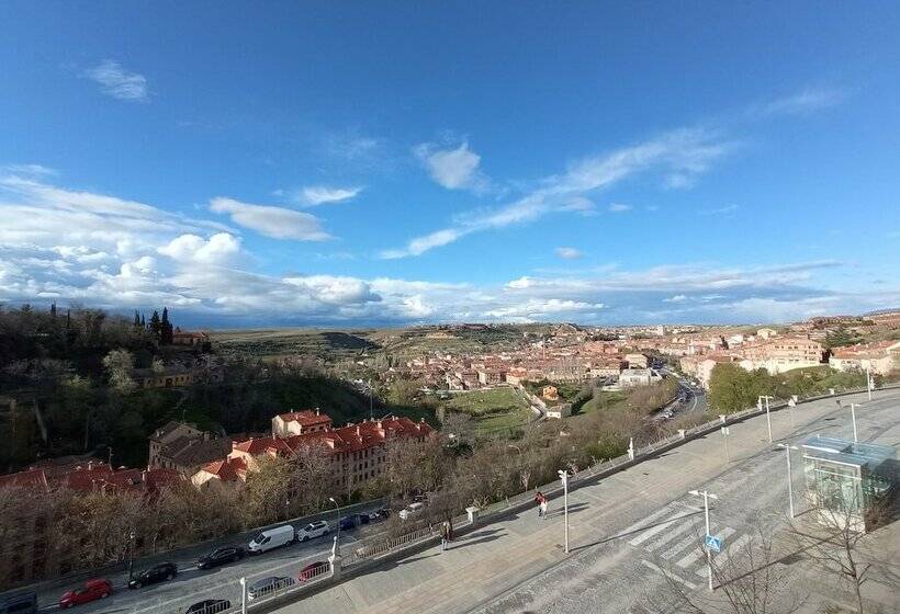 اتاق سوپریور, Ele Acueducto