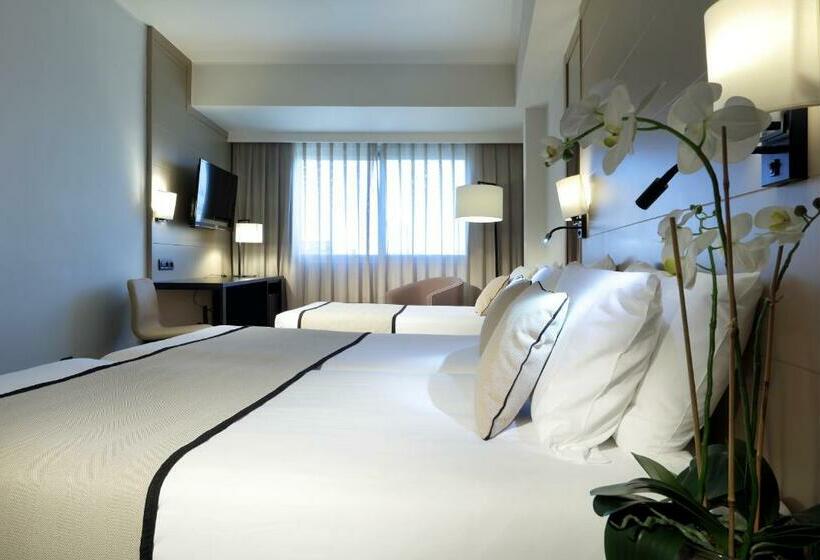 Habitación Triple Estándar, Exe Rey Don Jaime