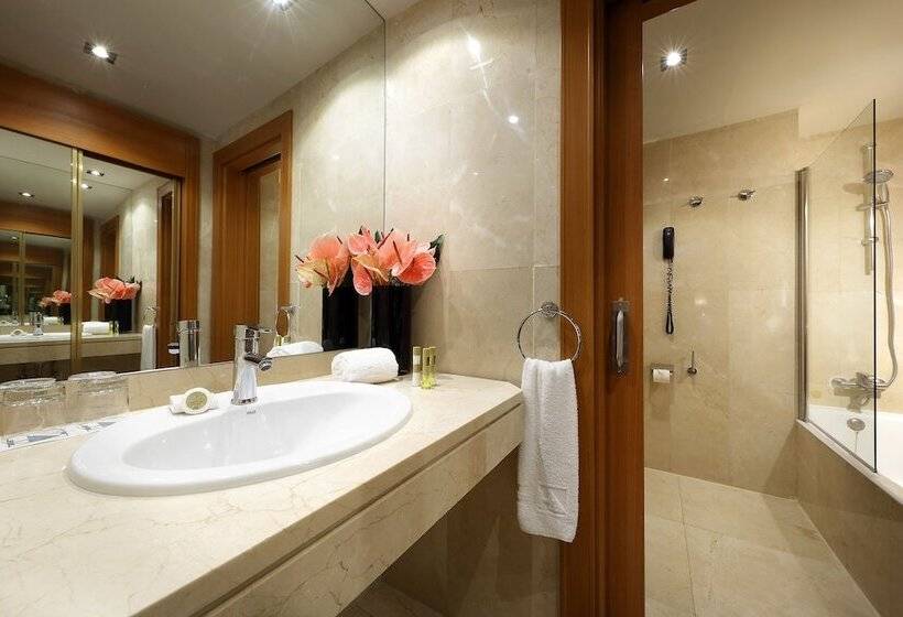 غرفة قياسية ثلاثية, Exe Rey Don Jaime