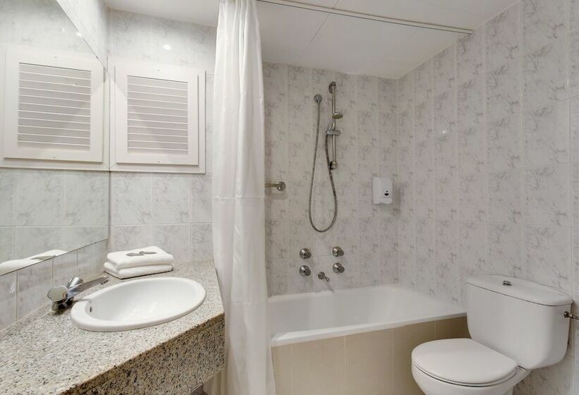 غرفة قياسية ثلاثية, Garbí Park