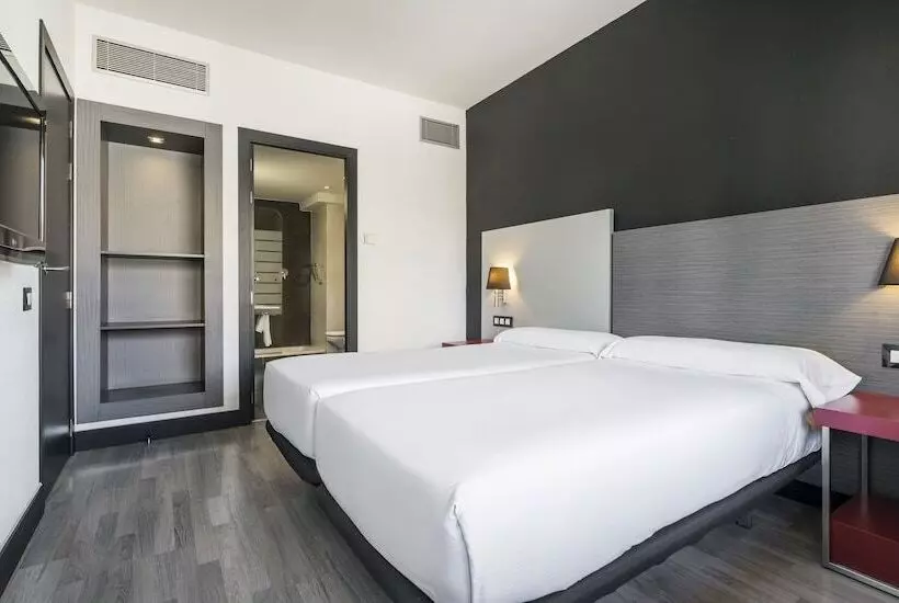 Chambre Standard, Ilunion Romareda
