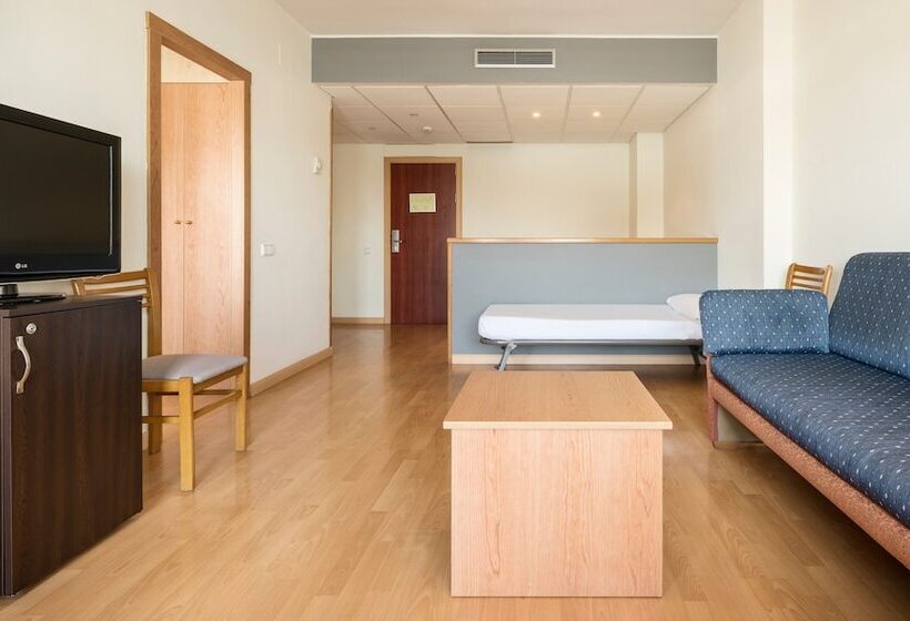 Семейный Номер, Ilunion Romareda