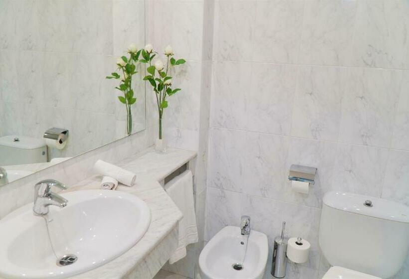 اتاق استاندارد با چشم‌انداز استخر, Las Vegas