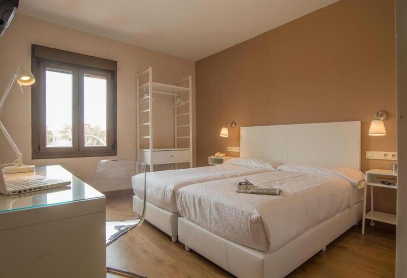 コンフォートルーム, Los Cigarrales