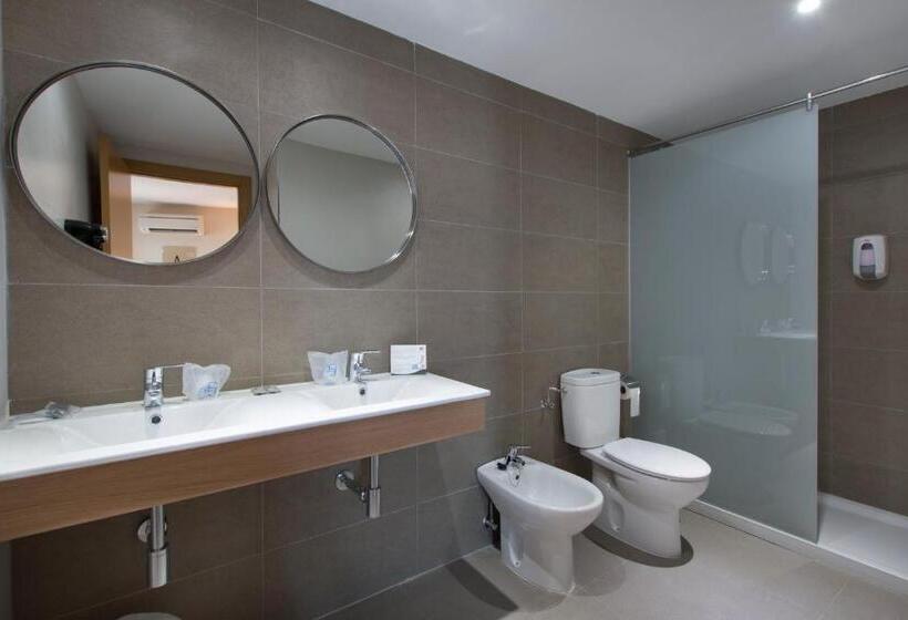 חדר סטנדרט לשלושה, Mainare Playa