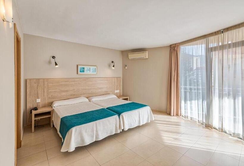 חדר סטנדרט לשלושה, Mainare Playa