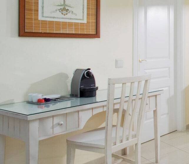 جناح جونيور, ME Marbella Luxury Lifestyle Hotel