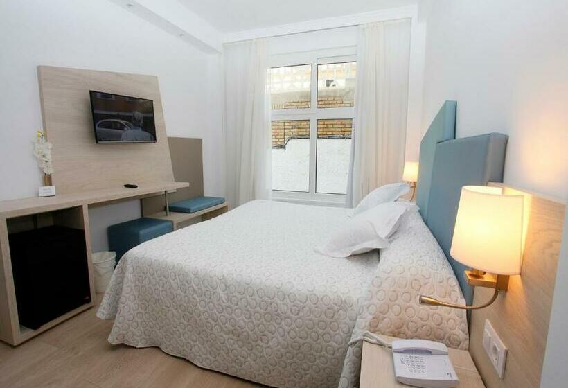 이코노미 룸, Palia Las Palomas