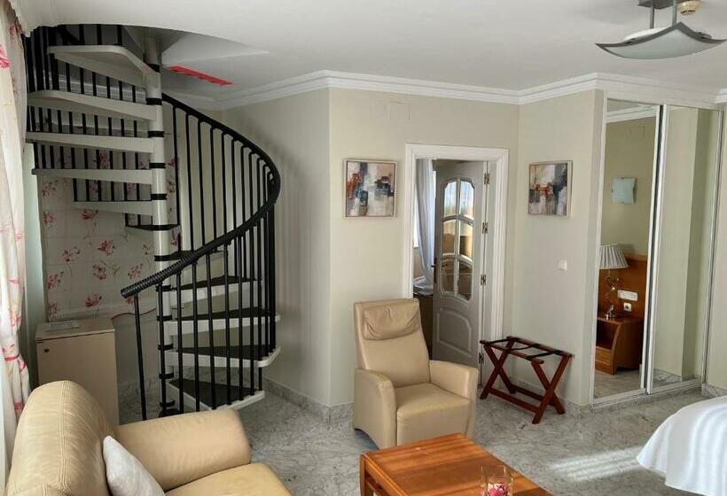 جناح جونيور, Paraíso Del Mar