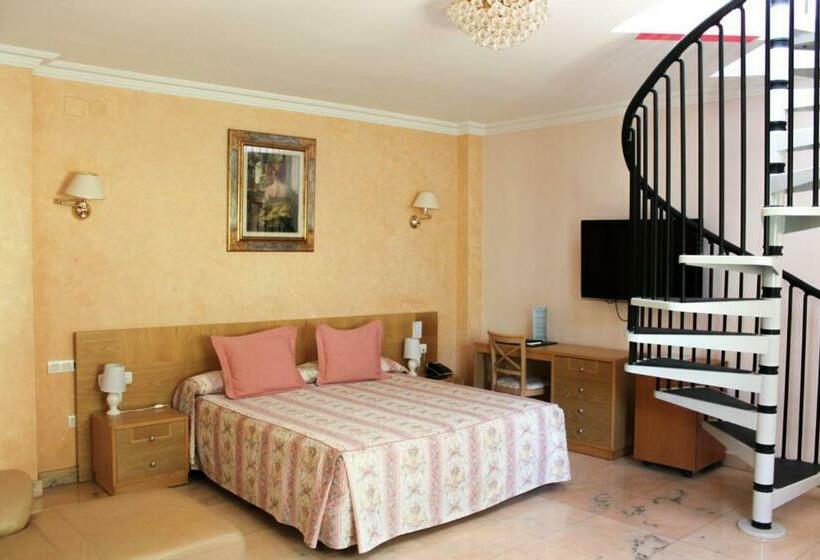 جناح جونيور, Paraíso Del Mar