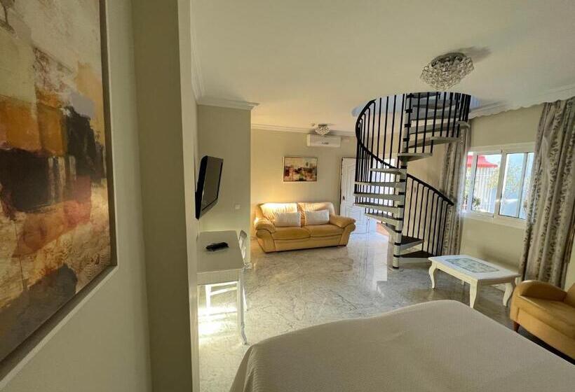 جناح جونيور, Paraíso Del Mar