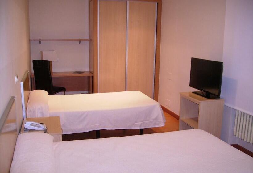 اتاق خانوادگی, Roma