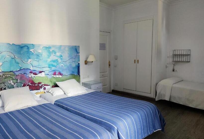 Трехместный Номер Стандарт с Балконом, Ronda Hotel Polo