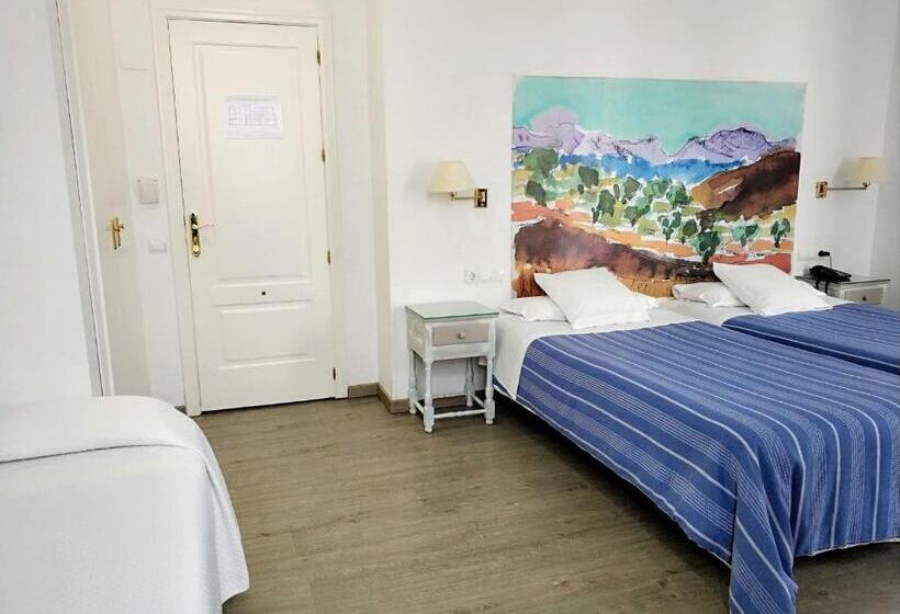 バルコニー付きスタンダードトリプルルーム, Ronda Hotel Polo