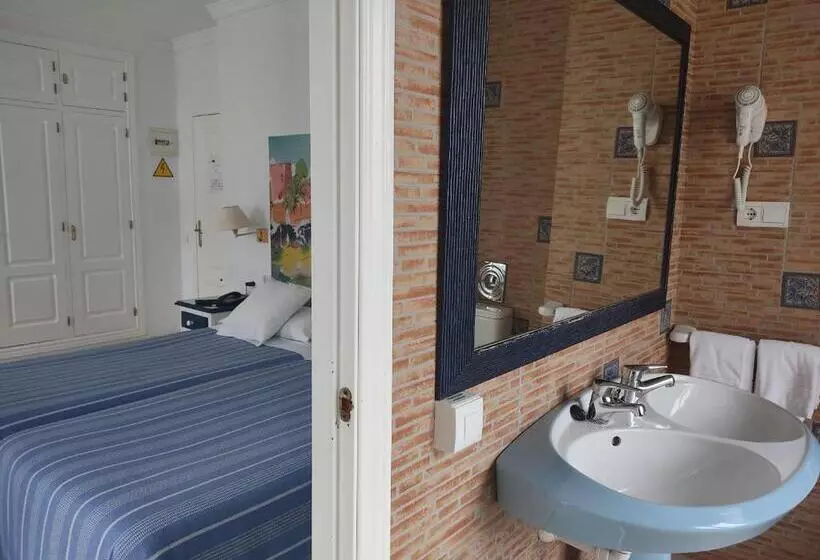 اتاق استاندارد با تخت بزرگ, Ronda Hotel Polo